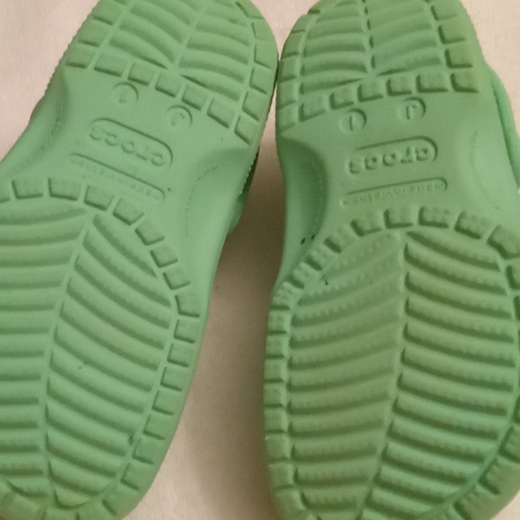 Crocs light green size J1 - Picture 4 of 4